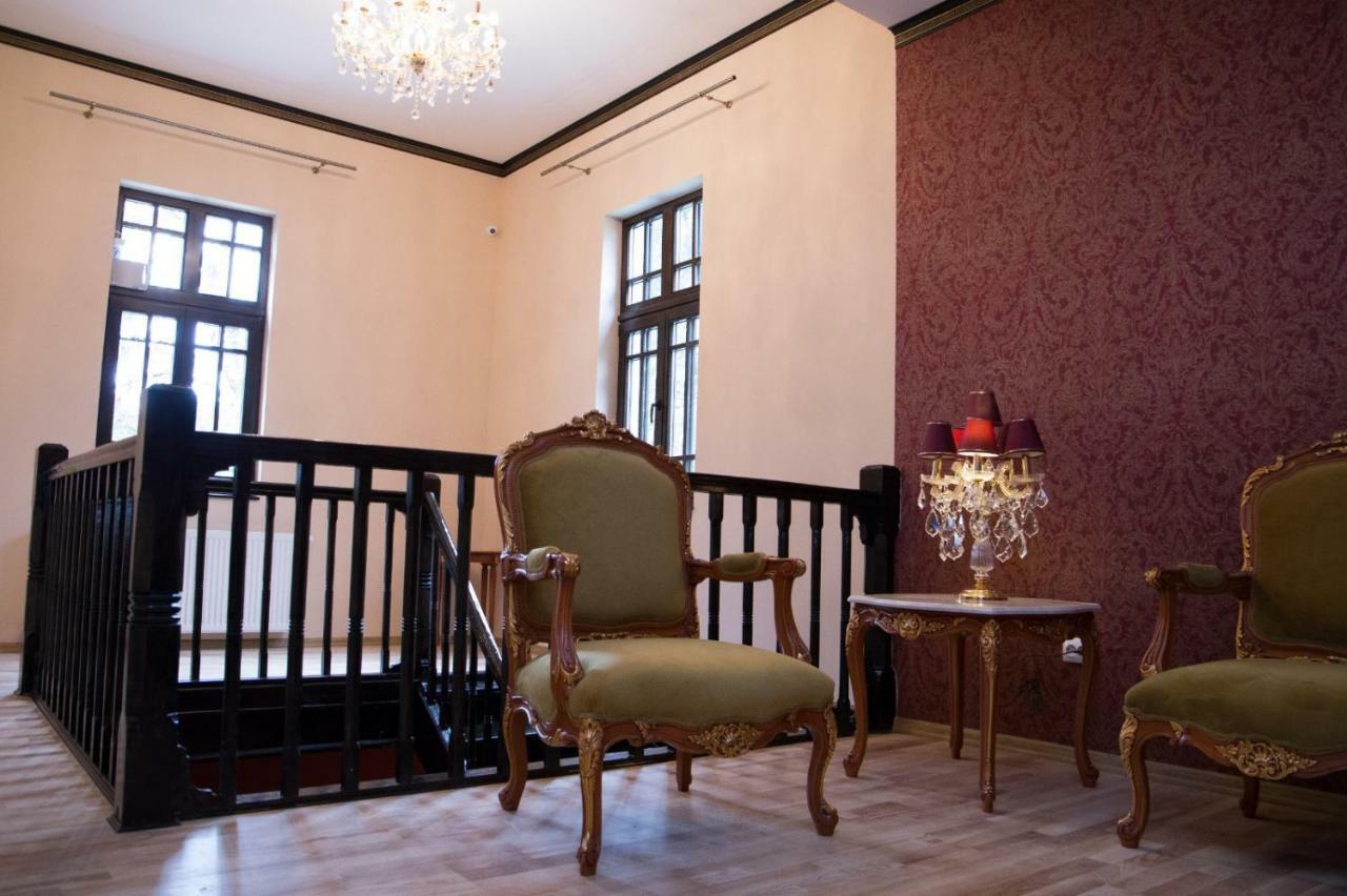 Hotel Boutique Vila Lakastel Sinaia Exterior foto